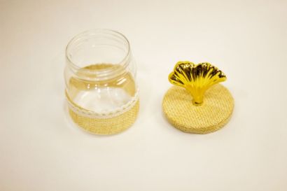 صورة علب مكسرات بلاستيك دائري